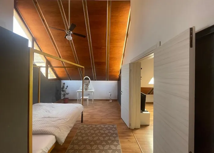 Lägenhet Amazing Savoya Nr1 Loft Old Center Self Check-in